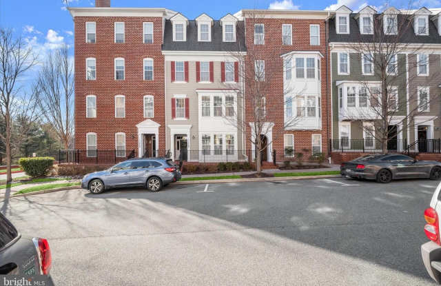 11246-1 CHASE ST #141 photos photos