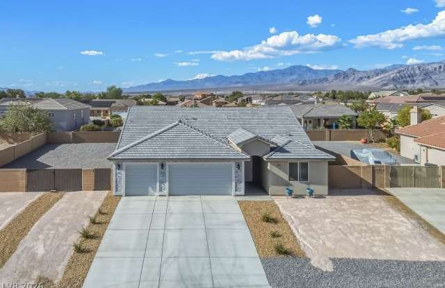 4930 E Ridgewood Drive Gallery 1