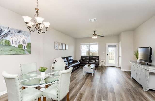 2800 S Roth Ave photos photos
