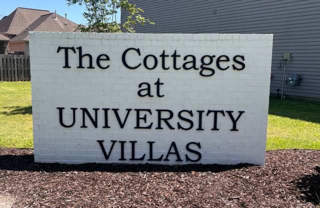 Beautiful 3BR / 2.5BA Townhouse Just 4 Miles from LSU! Cottages at University Villas photos photos