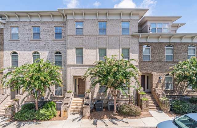 Stunning 2-bedroom, 2-bathroom townhome residence in Atlanta near 400/85 interchange. photos photos