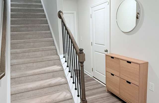 Room in 3 Bedroom Home at Chert Ln photos photos