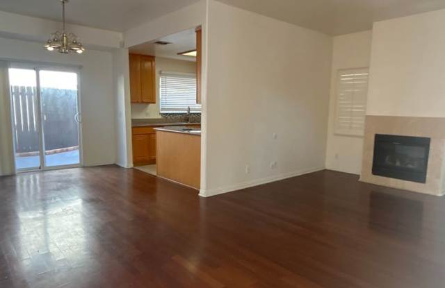 Spacious 2-Bedroom Condo in Prime Pasadena Area Gallery 4