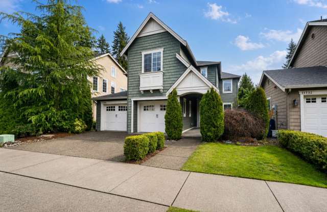Spacious 5-Bed, 2.5-Bath Single-Family Home in Redmond Gallery 3