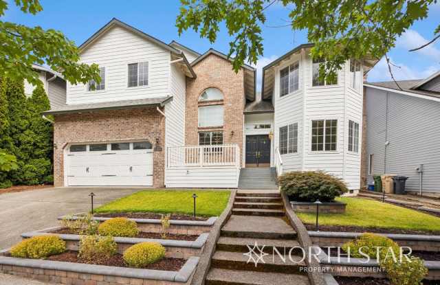Westlake Traditional with Private, Level Backyard and Outdoor Entertaining Space photos photos