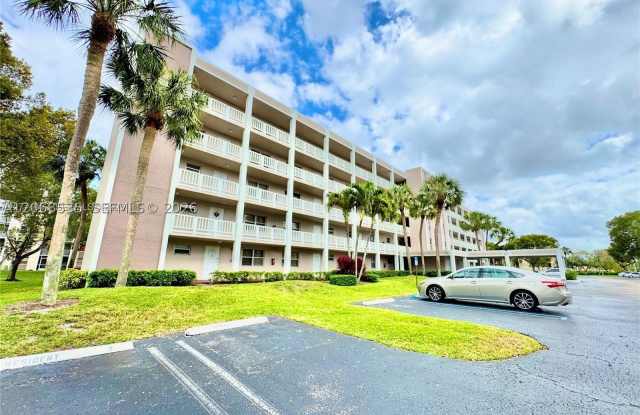 1075 Riverside Dr Gallery 1