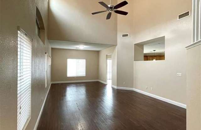 320 Gemstone Hill Avenue Gallery 4