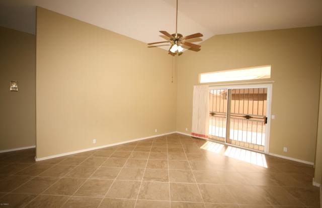 9127 W Menadota Drive Gallery 2