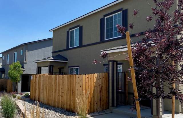 525 Autumn Breeze Circle- South Reno Townhome photos photos