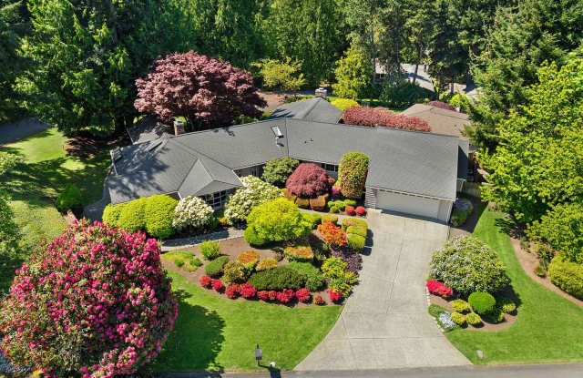 4Bd/2.5Ba Clyde Hill Home photos photos