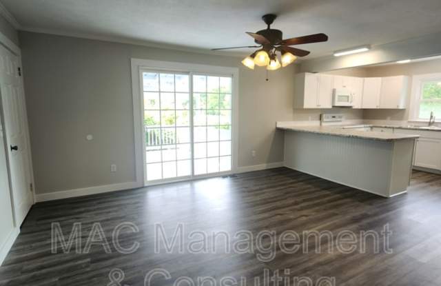 1067 Crescent Drive Gallery 4