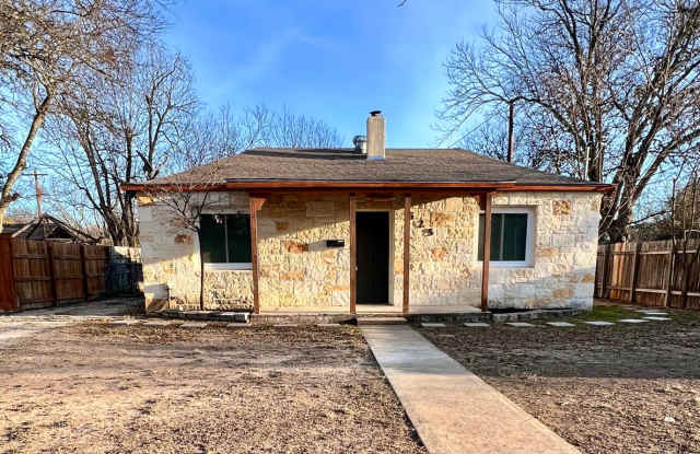Adorable Cottage on Lytle photos photos