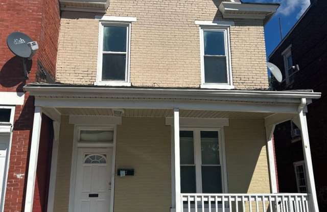 Beautiful 5 Bedroom, 1.5 Bath Home in Allison Hill, Harrisburg, Pa! Gallery 1