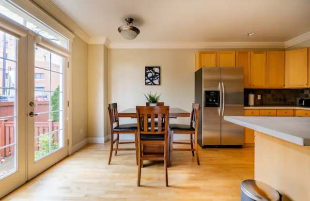 331 16th Avenue East Gallery 4