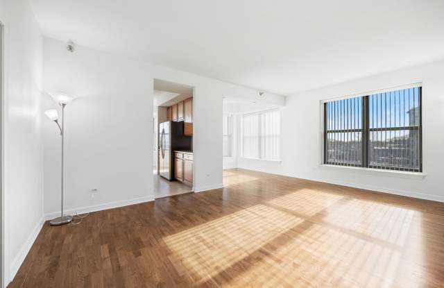 9360 Skokie Boulevard Gallery 4