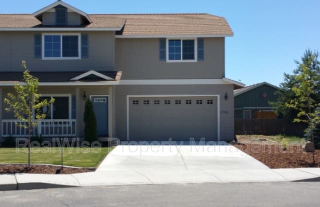 1080 NW Redwood Ave - 1080 Northwest Redwood Avenue, Redmond, OR 97756