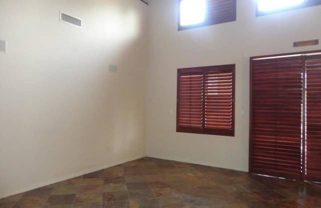2445 E DARREL Road Gallery 3