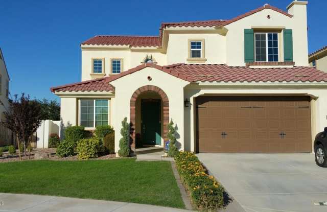 2380 W Honeysuckle Ln - 2380 West Honeysuckle Lane, Chandler, AZ 85248