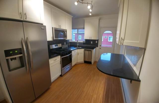 Newly Renovated Luxury 2 bedroom on a dead end street - 2825 Edwards Way, Pittsburgh, PA 15203