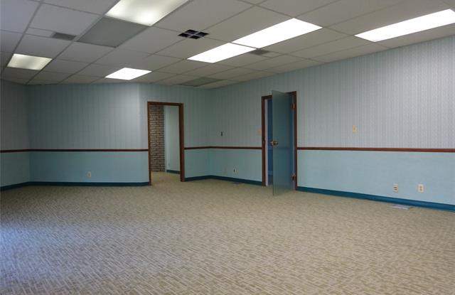 30785 E GRAND RIVER Avenue Gallery 3