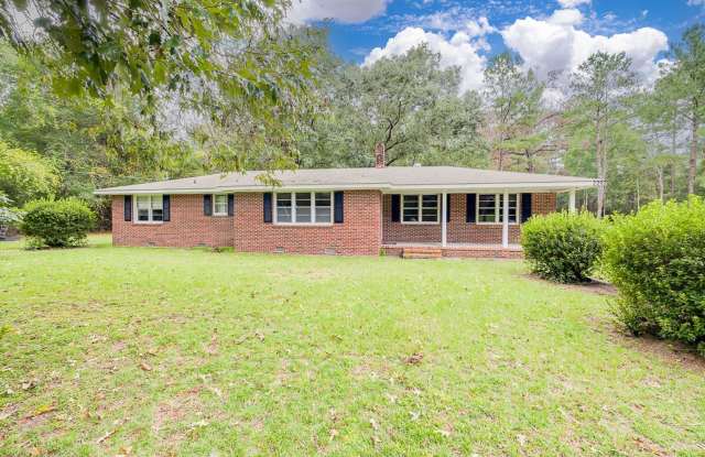Spacious 5-Bedroom Home on 1.6 Acres with Fenced Yard in Rincon! Gallery 1