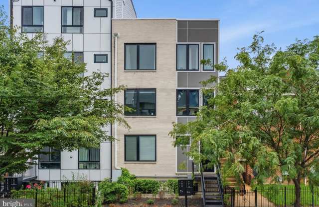 2612 UNIVERSITY Place NW Gallery 2