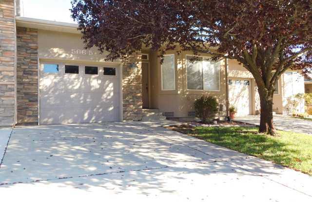 Quiet Neighborhood! photos photos