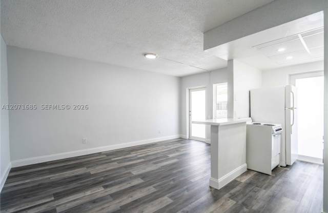 6650 Miller Dr Gallery 4