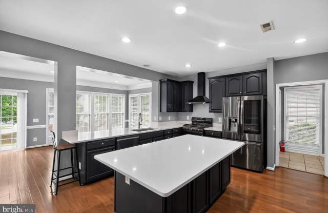 6401 ABINGDON Place Gallery 3