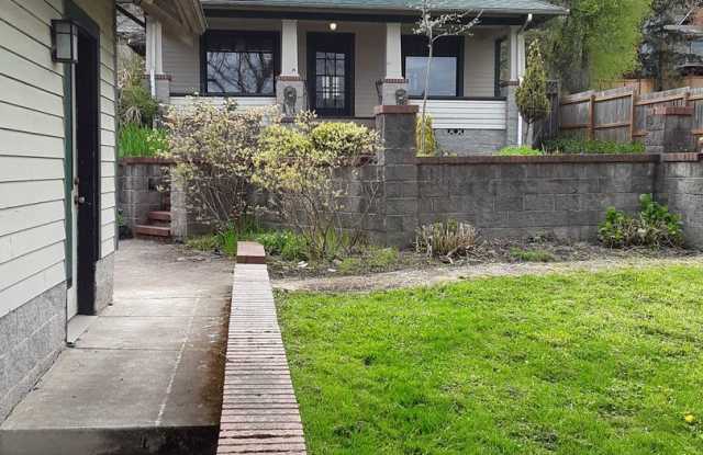 1572 Riverview St Gallery 2