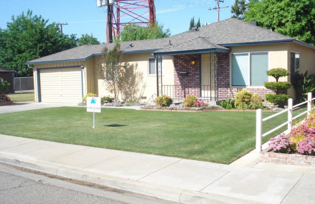 1909 S. Woodland - 1909 South Woodland Street, Visalia, CA 93277