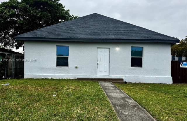 4770 NW 23rd Ave photos photos