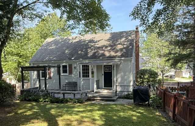 Beautifully Updated 4 Bedroom Cape Cod photos photos