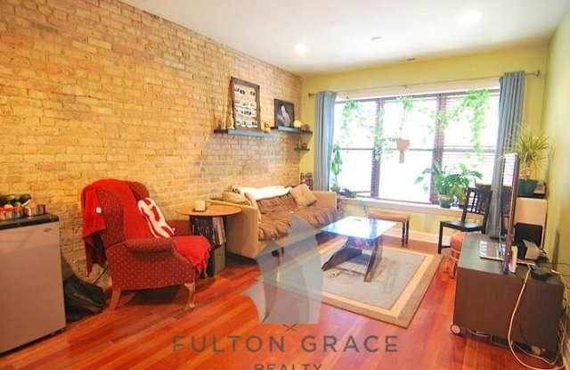 1753 West Winnemac Avenue Gallery 3