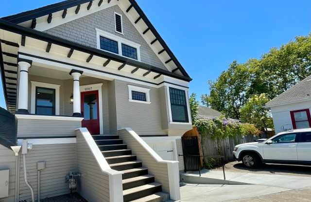 Charming Remodeled Napa Victorian – 2 Bed / 1 Bath Gallery 3