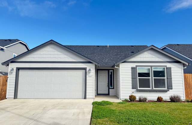 Charming 3 Bed / 2 Bath Home in Delta Estates – Medford photos photos