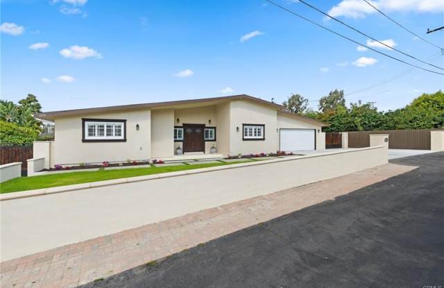 4 bedroom, 4.5 bath - 14501 Greenwood Lane, North Tustin, CA 92780
