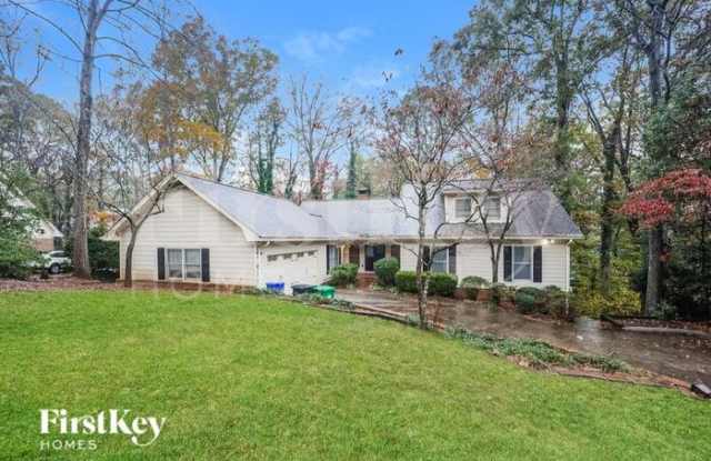 1552 Summerset Drive - 1552 Summerset Drive, Dunwoody, GA 30338
