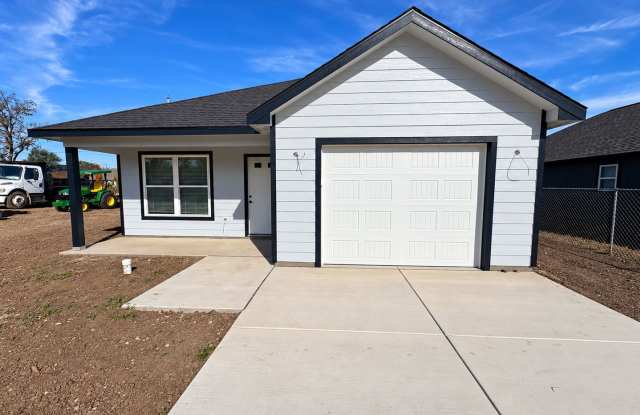Brand New Construction! 3 Bed 2 Bath Home Available November 2 Gallery 1