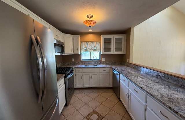 Large Townhouse Condo available for Rent! |Haverhill Gallery 4
