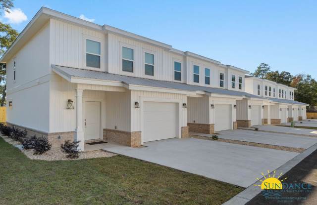 Gated Community in Niceville, 3 Bedroom Townhome! - 521 Hill Lane, Niceville, FL 32578