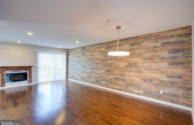 4304 APPLEGATE Lane Gallery 4