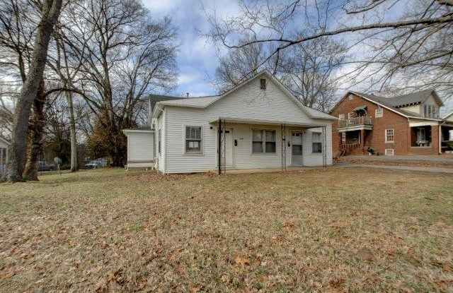 548 1/2 Greenwood Avenue Gallery 3