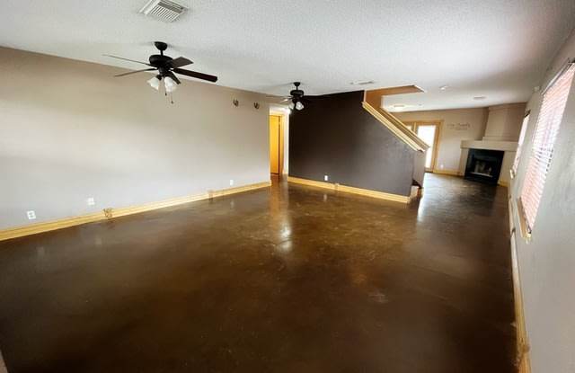 9542 SUMMERBROOK Gallery 2