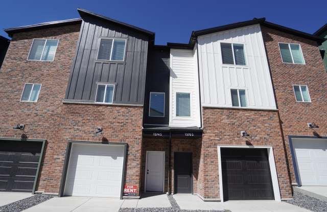 1574 S 150 W photos photos