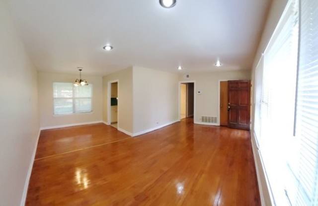 435 Millwood Gallery 4