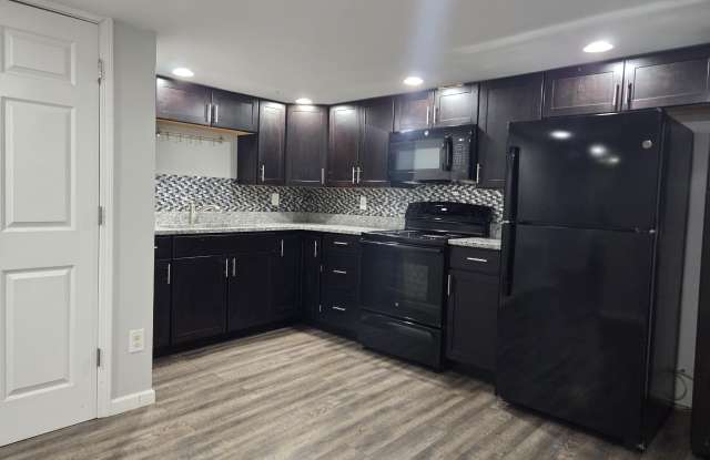 1209 Durrett Ln unit: 3 photos photos