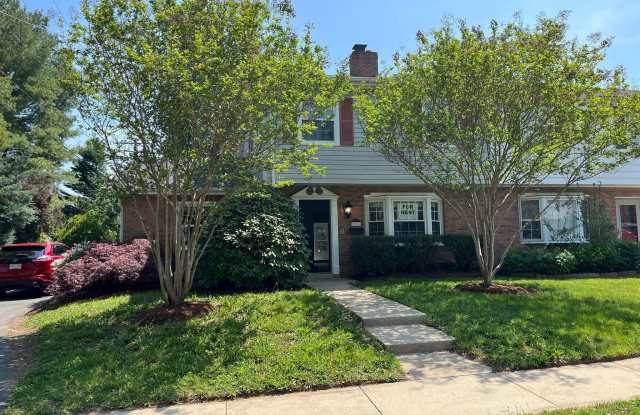 226 NE WASHINGTON STREET NE photos photos