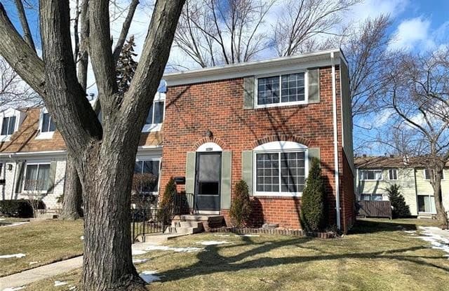 1842 SHIRE Court - 1842 Shire Court, Royal Oak, MI 48073