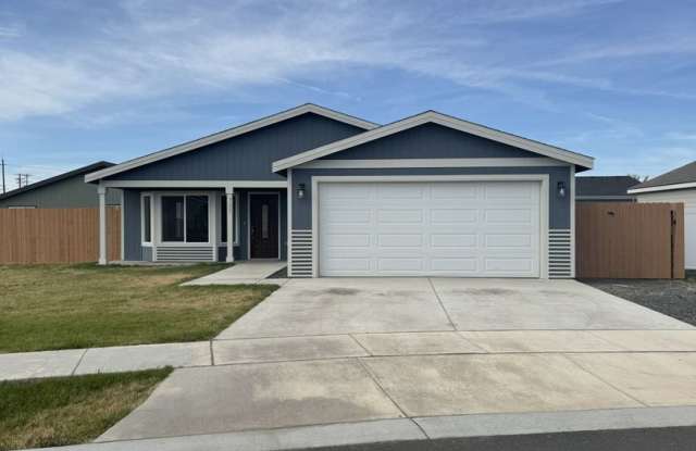 Open Concept Living - 731 Northeast 11th Street, Umatilla County, OR 97838
